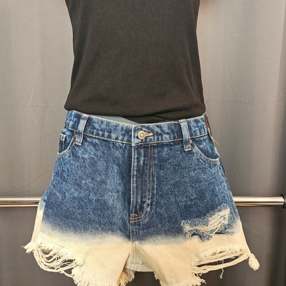 No Boundaries Distressed Bleached Jean Shorts NWT